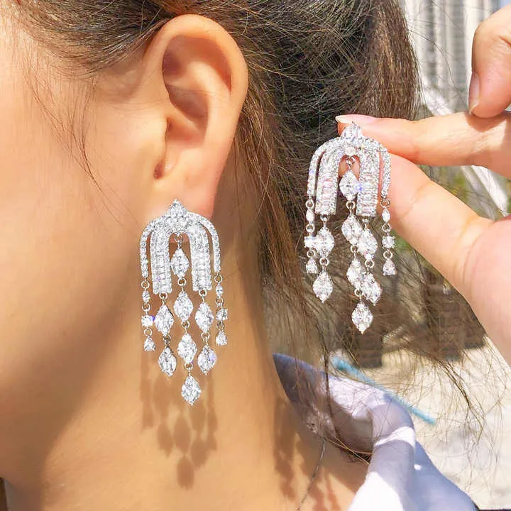 أقراط زفاف فاخرة من الخرز الطويلLuxury Long Beaded Wedding Earrings