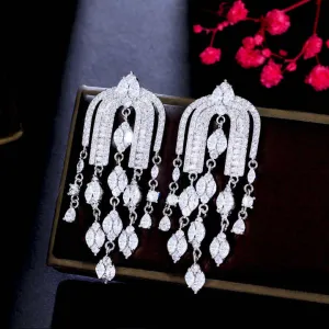 أقراط زفاف فاخرة من الخرز الطويلLuxury Long Beaded Wedding Earrings