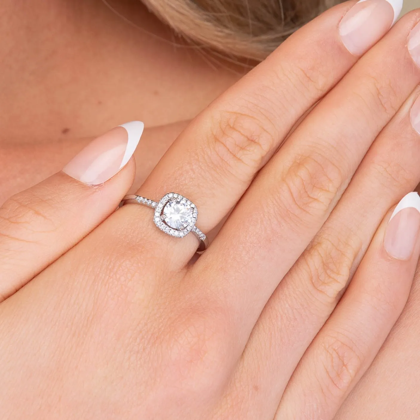 1 ct The Hazel Moissanite Diamond Engagement Ring
