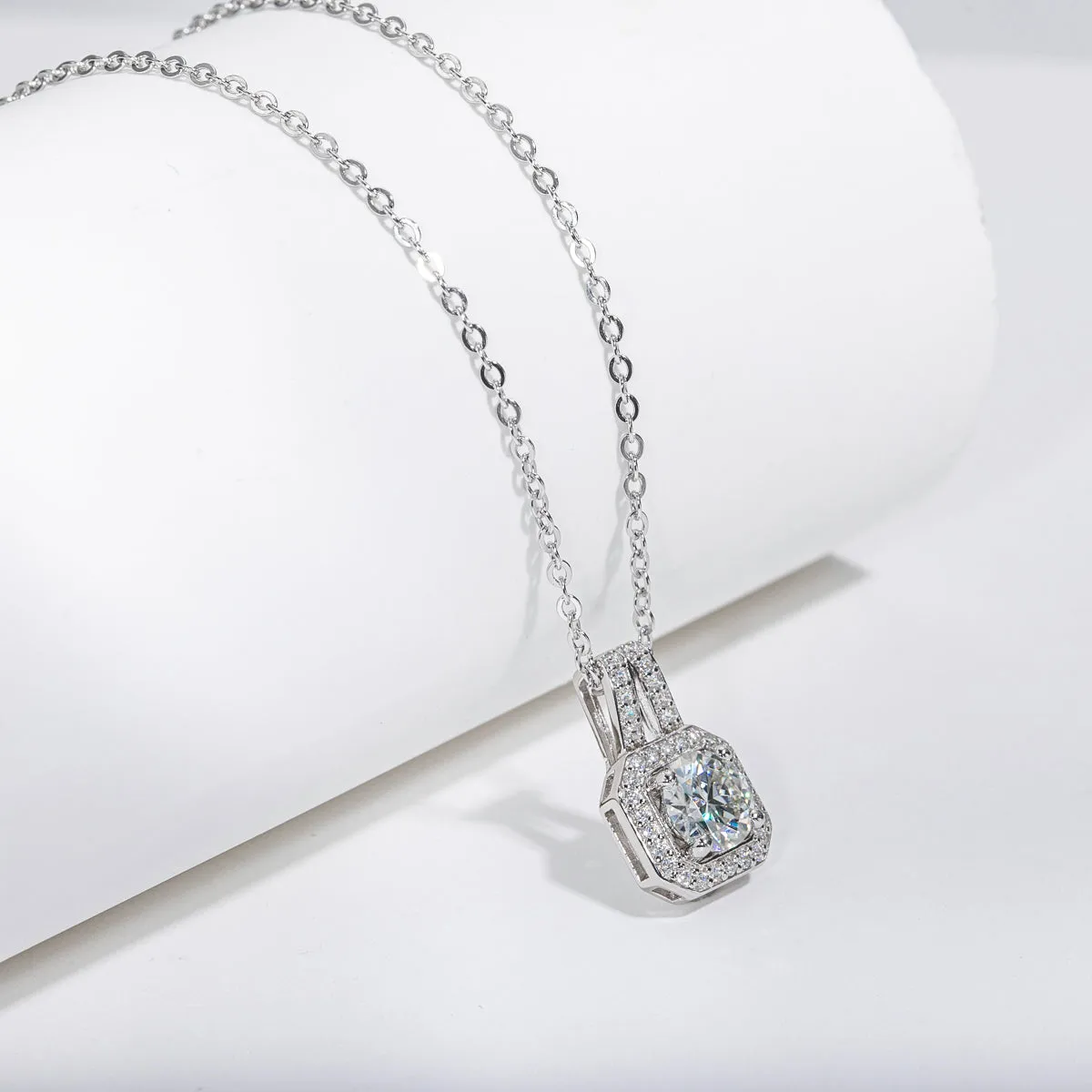 1.0CTTW D Color Moissanite Pendant Necklace 925 Sterling Silver Necklaces