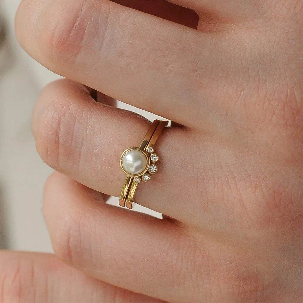 Chandri Arc Wedding Ring