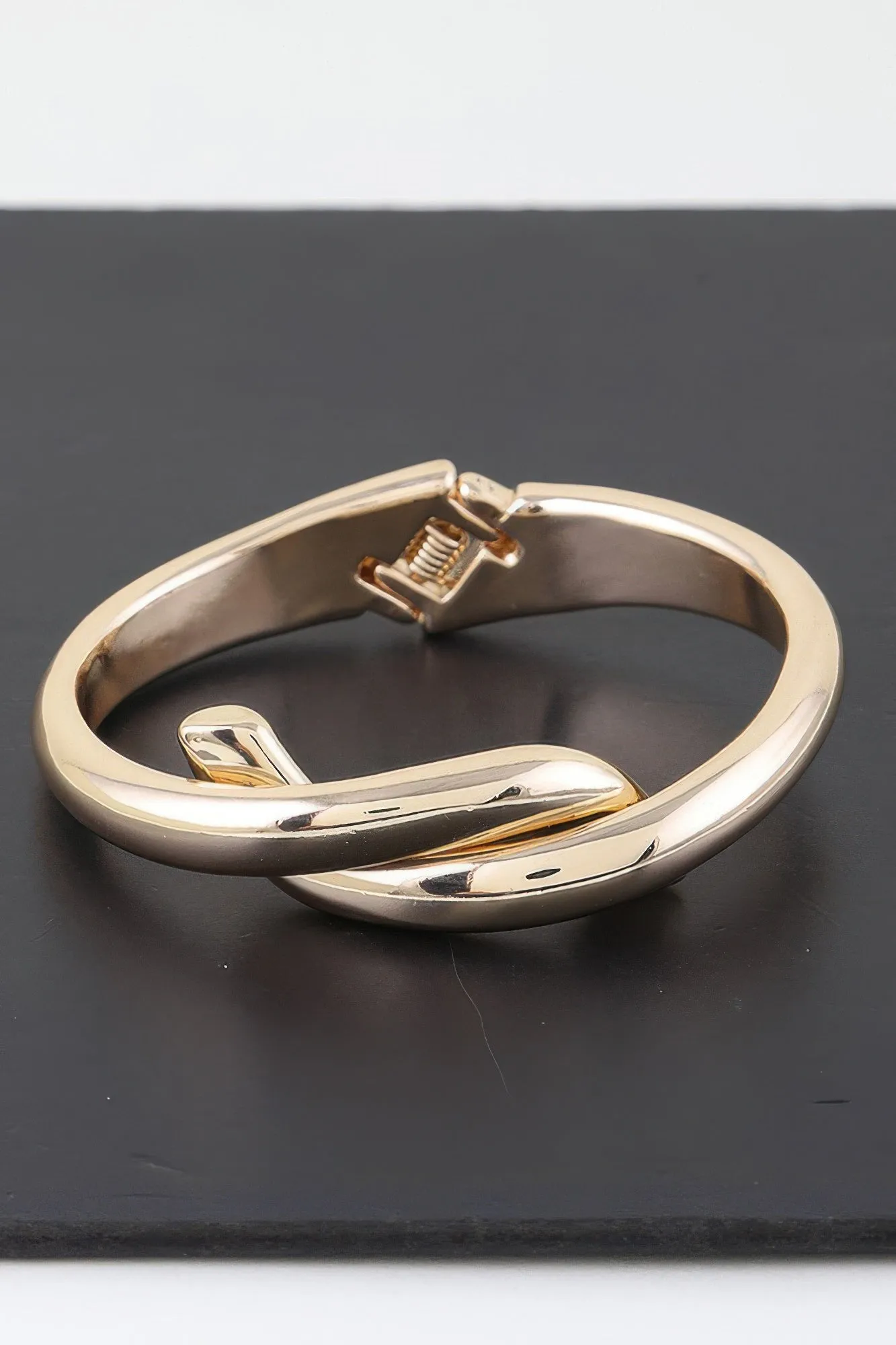 Chic Tie A Knot Bracelet
