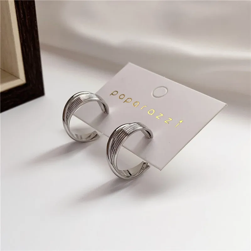 Dongdaemun Fashion Simple Small Earrings Metallic Ring