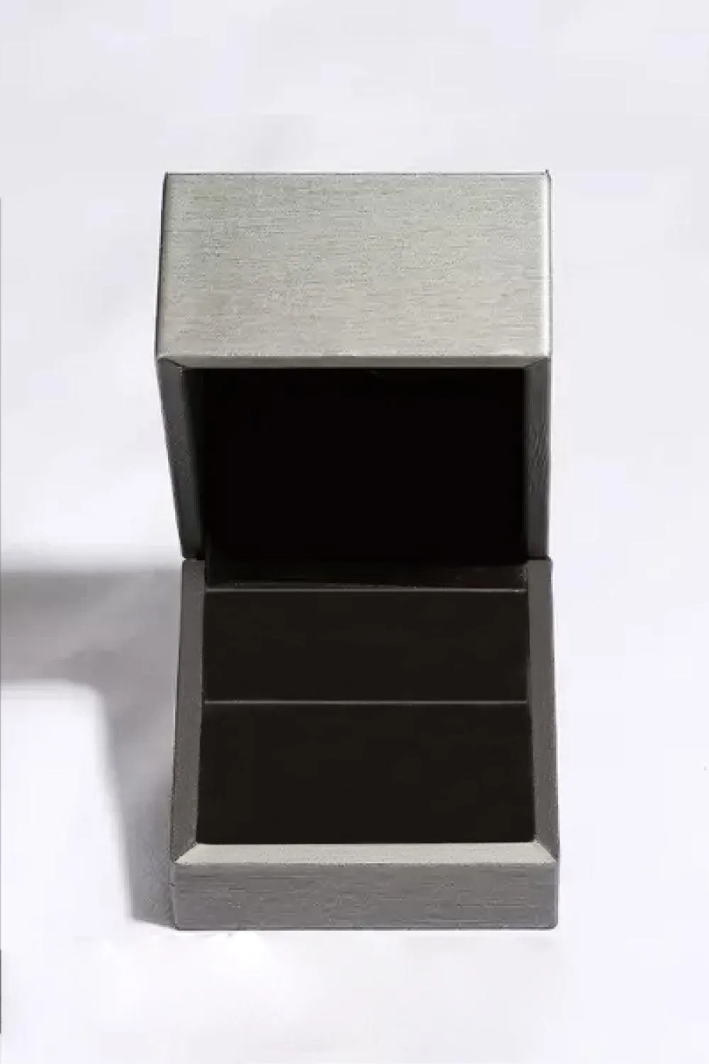 Elegant 1 Carat Lab-Grown Diamond Sterling Silver Ring - A Timeless Treasure