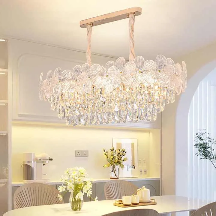 elegant chandelier .. ثريا  راقية
