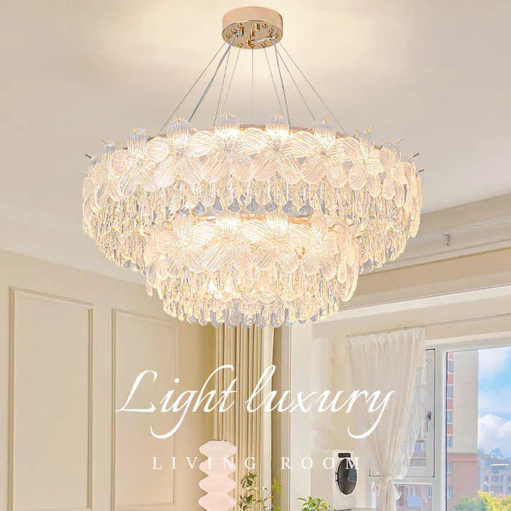 elegant chandelier .. ثريا  راقية