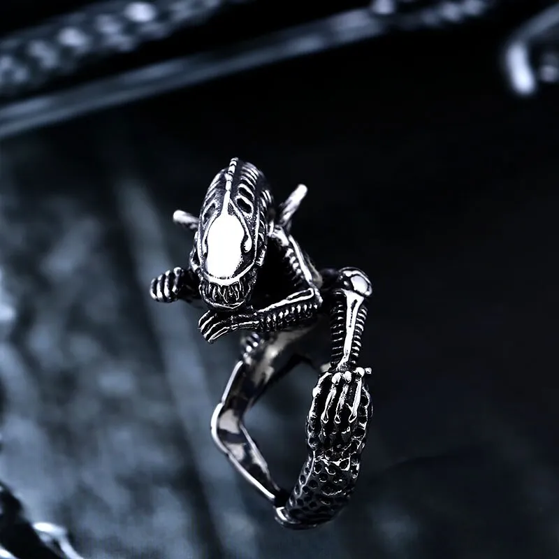 High Quality Alien Predator Finger Ring