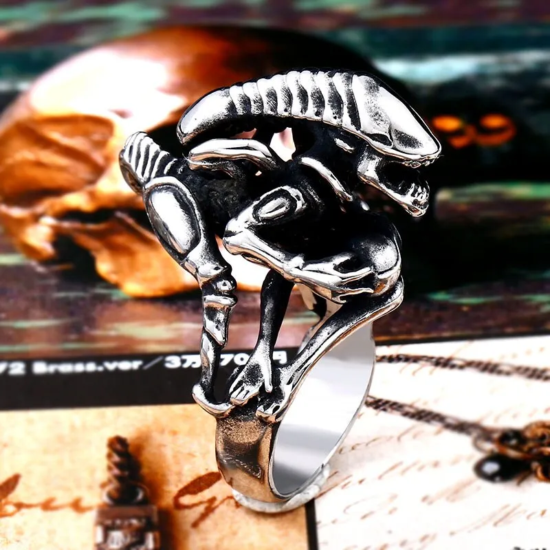 High Quality Alien Predator Finger Ring