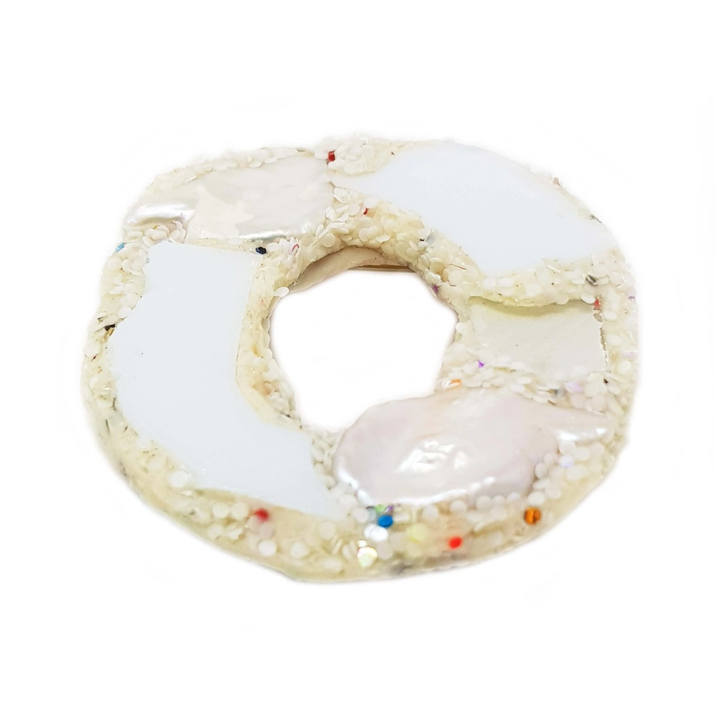 LETTER O - WHITE BROOCH