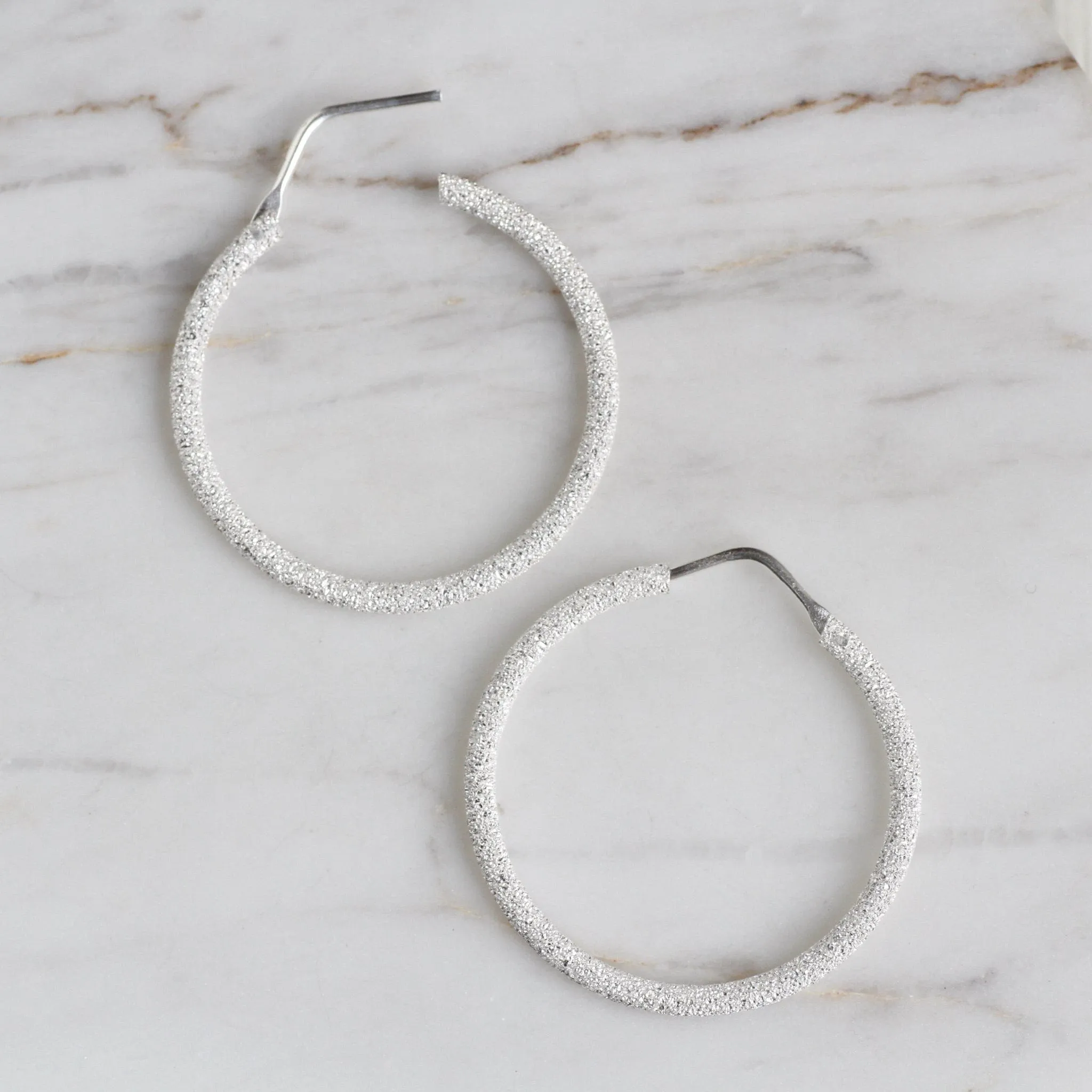 Medium Pixi Dusted Hoop