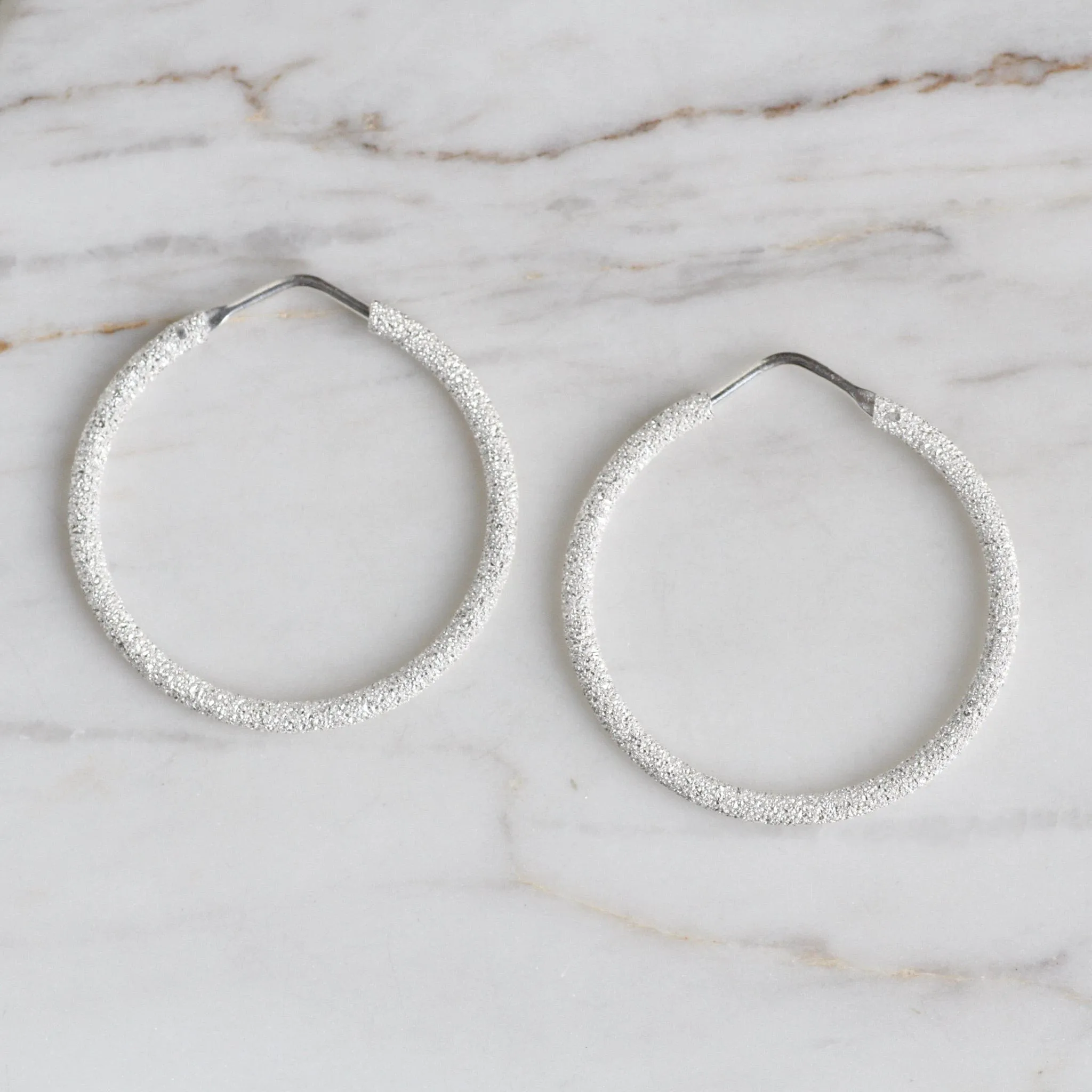Medium Pixi Dusted Hoop