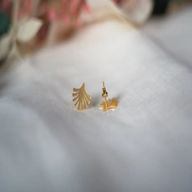 Minimalist Fan Leaf Studs Earrings For Women