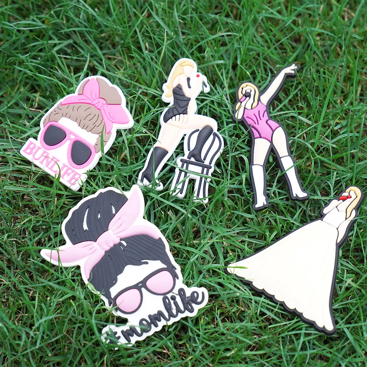 Owllaser White Singing Girls Charms for Bogg Bags, PVC Rubber Totes Inserts Charms Accessories for Handbag