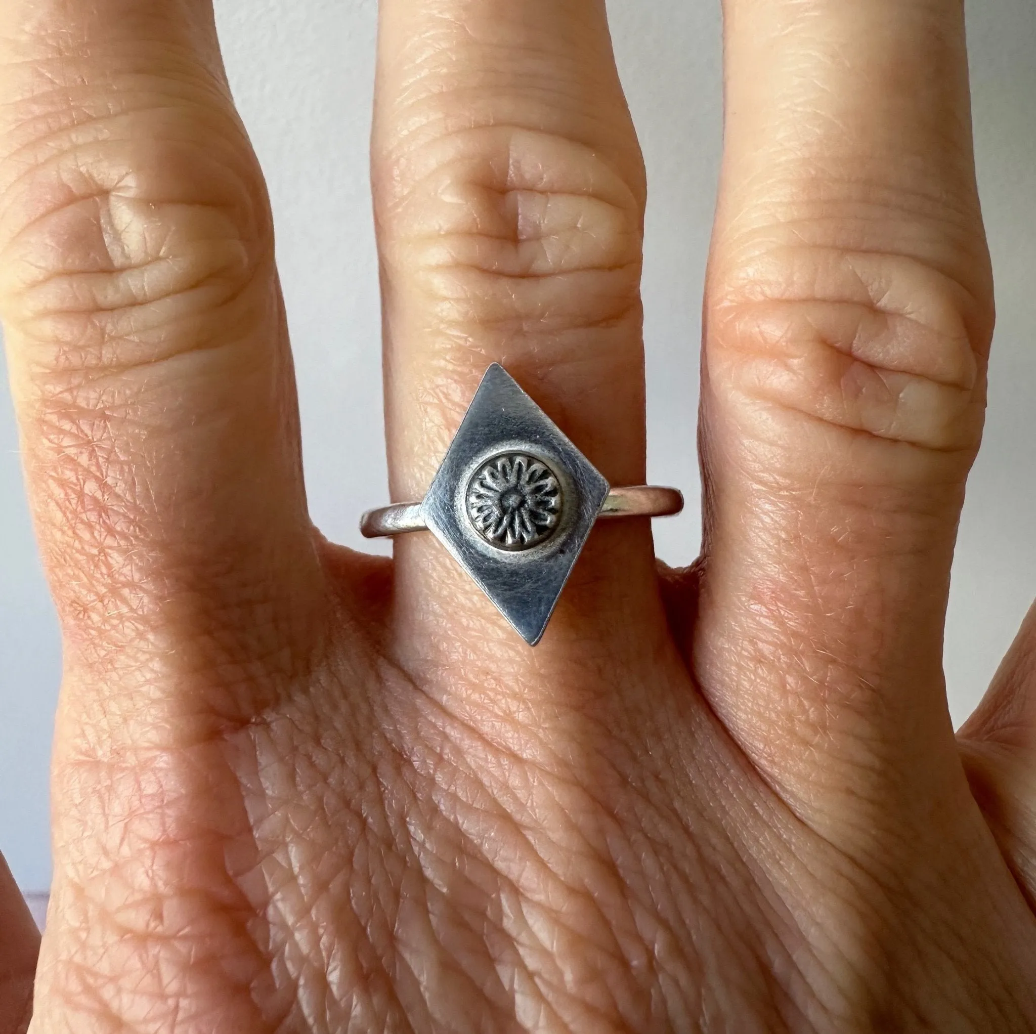 Silver Daisy Ring
