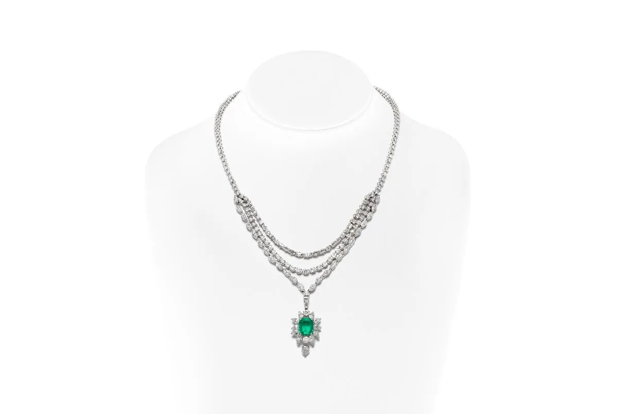 Vintage 1950s 5.00 Carat Emerald and 22.00 Carat Diamond Necklace