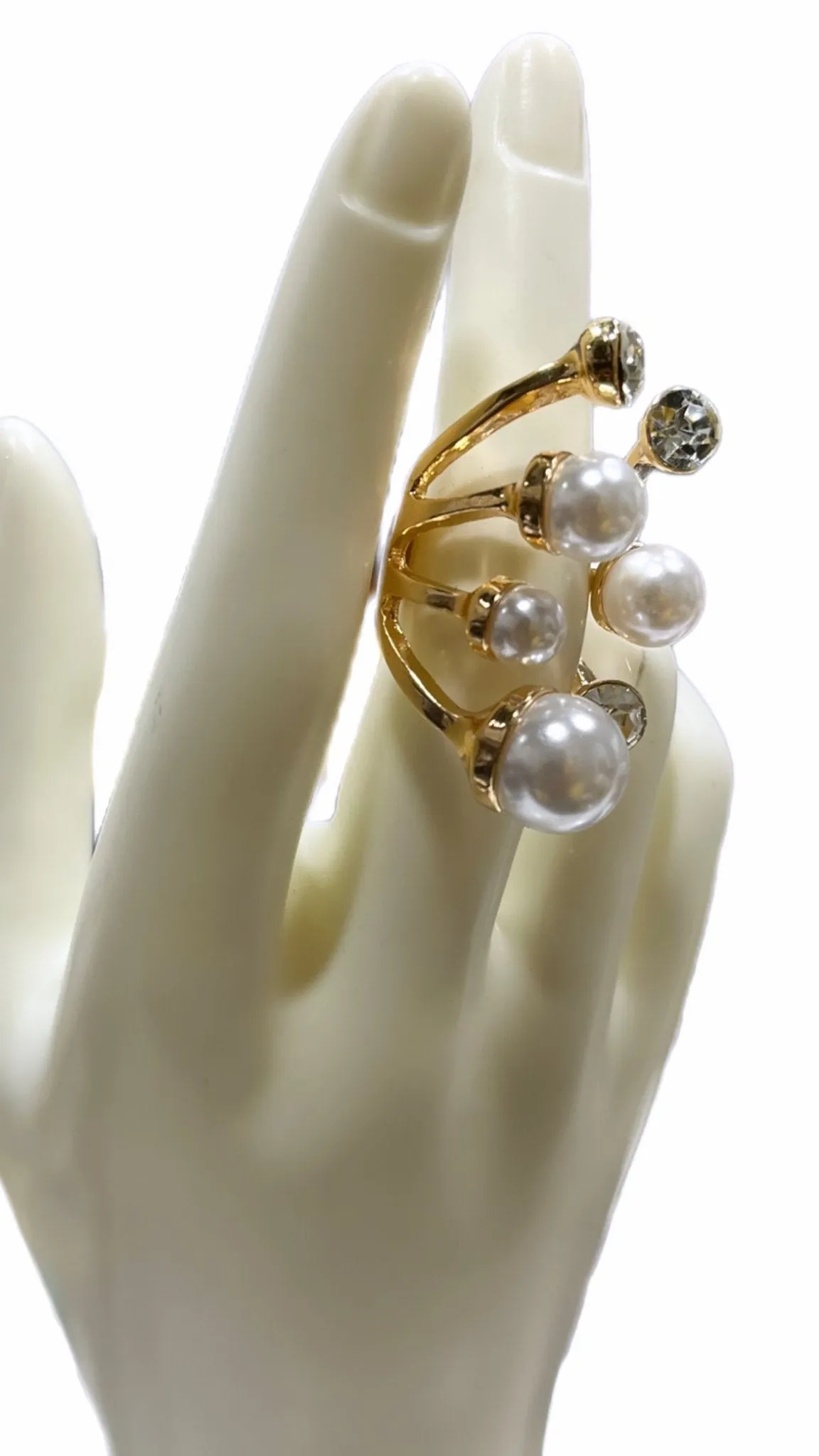 Your Highness Pearl statement ring
